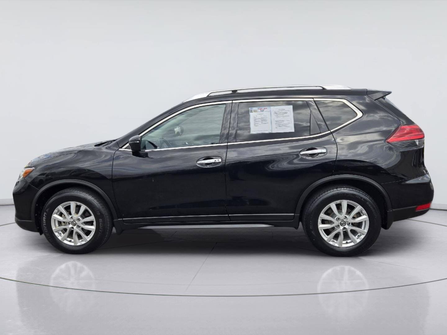 Used 2017 Nissan Rogue SV FWD image 5