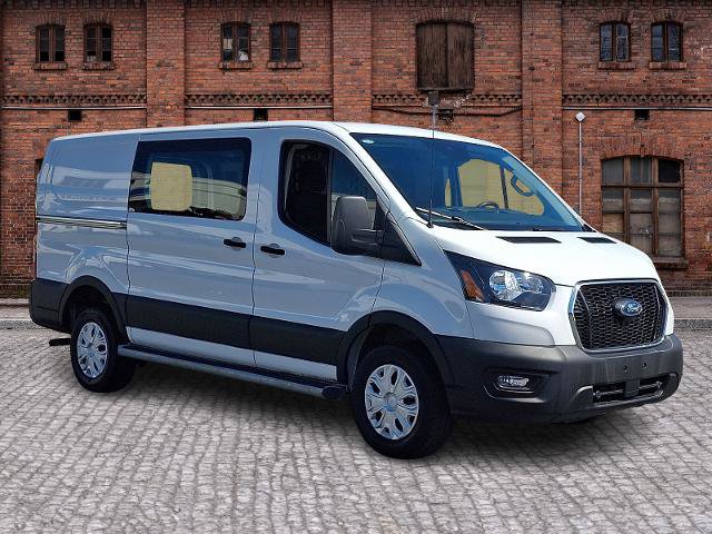 Certified 2025 Ford Transit 250 Low Roof w/ Exterior Upgrade Package RWD image 3