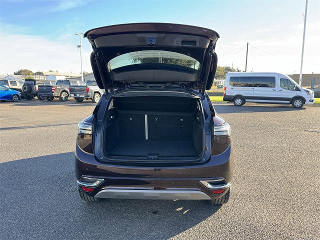 Used 2021 Buick Envision Avenir w/ Technology Package II image 9