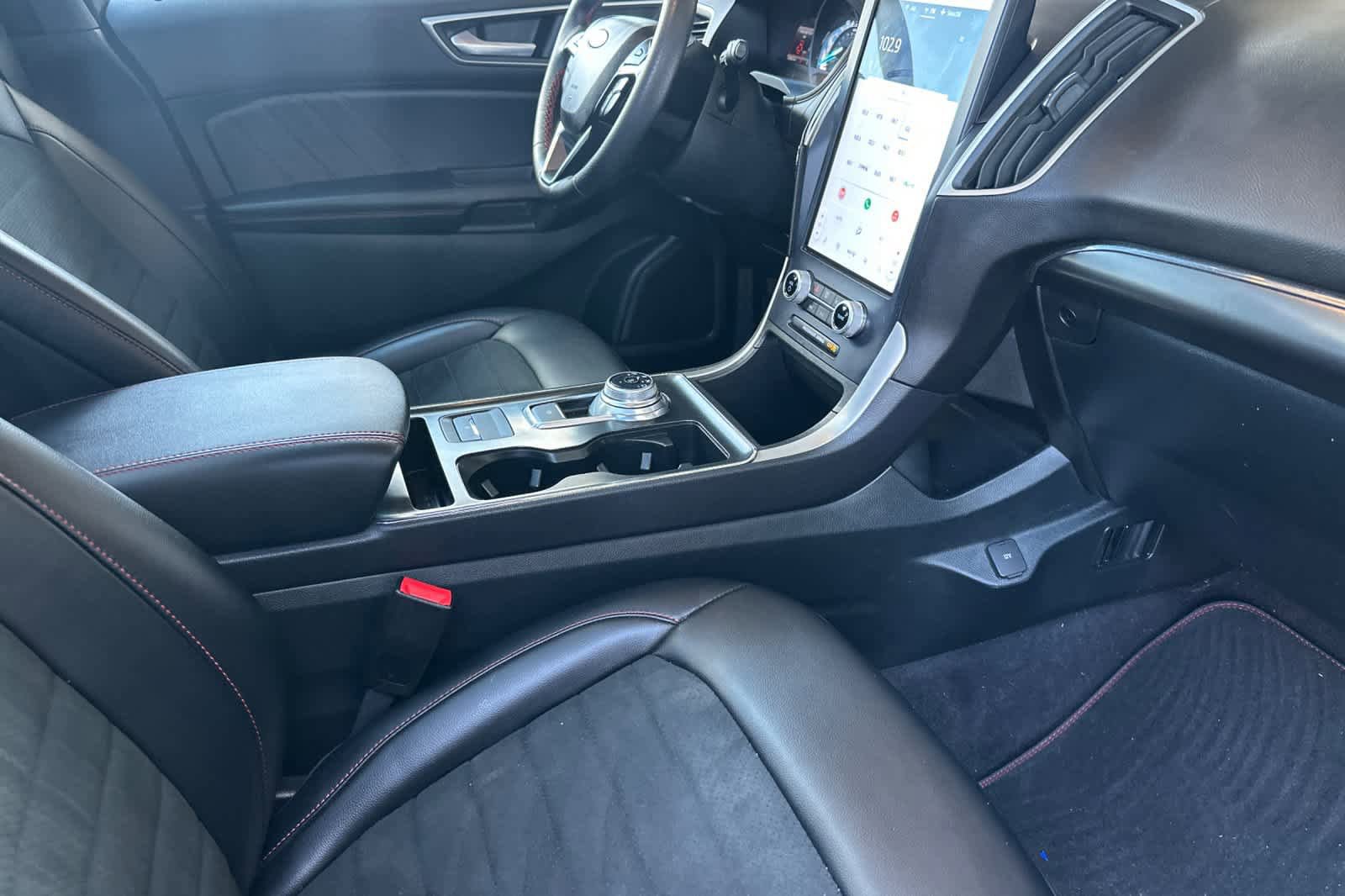Certified 2022 Ford Edge ST-Line AWD/4WD image 16
