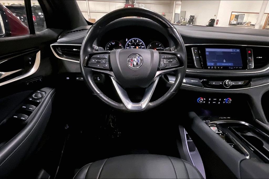 Used 2024 Buick Enclave Premium image 7