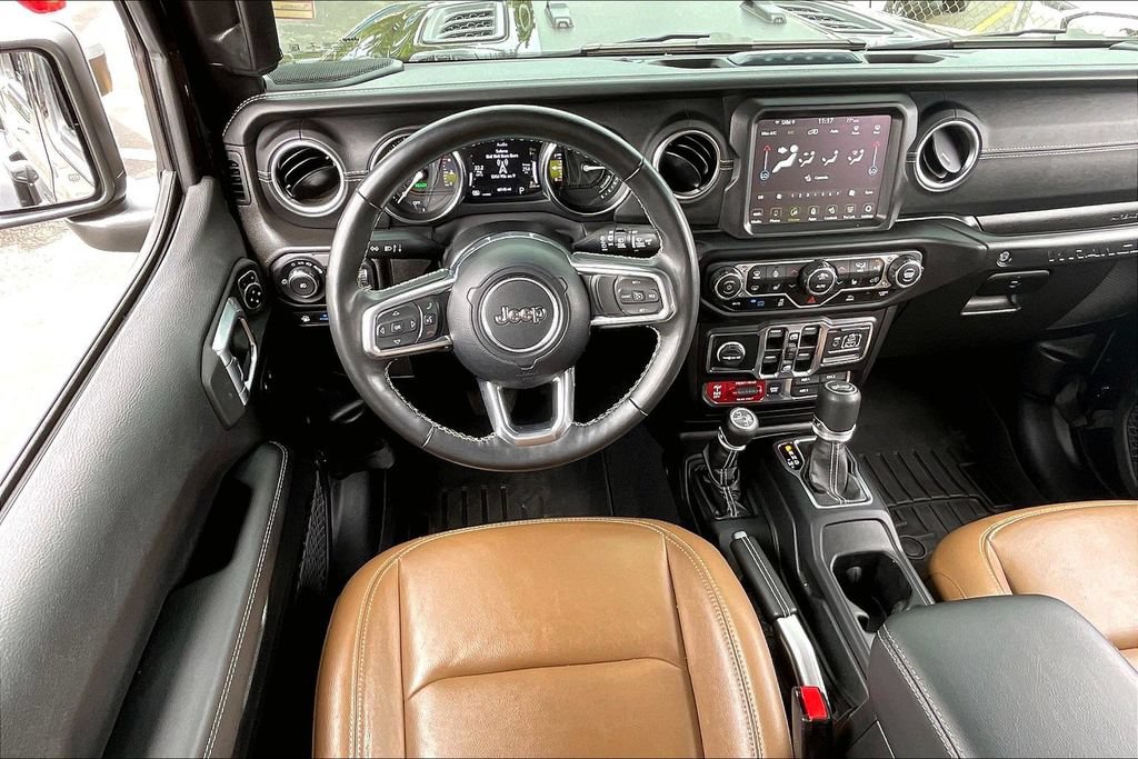 Used 2022 Jeep Wrangler Unlimited Rubicon 4xe w/ Cold Weather Group AWD/4WD image 4