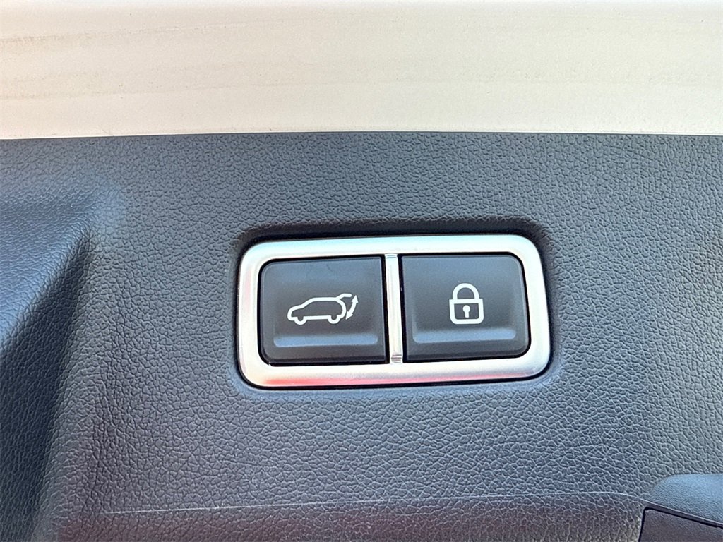 Used 2023 Kia Sorento SX image 19