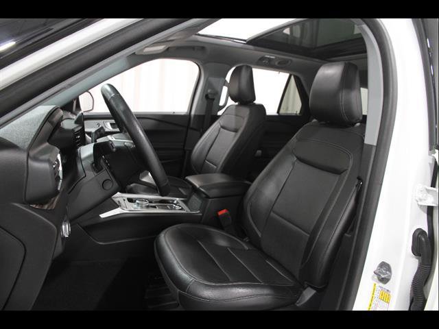 Certified 2022 Ford Explorer Limited w/ Equipment Group 301A AWD/4WD image 7