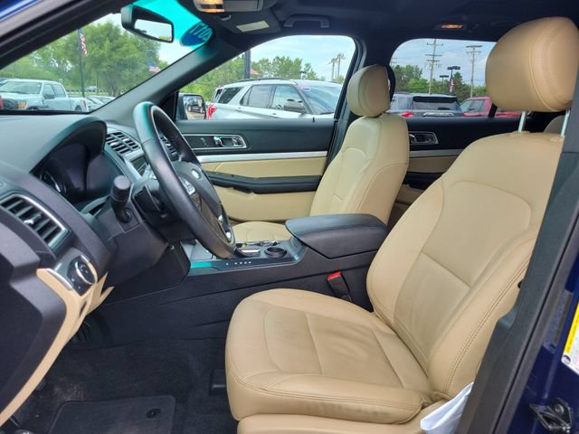 Certified 2017 Ford Explorer XLT w/ Equipment Group 202A FWD image 9