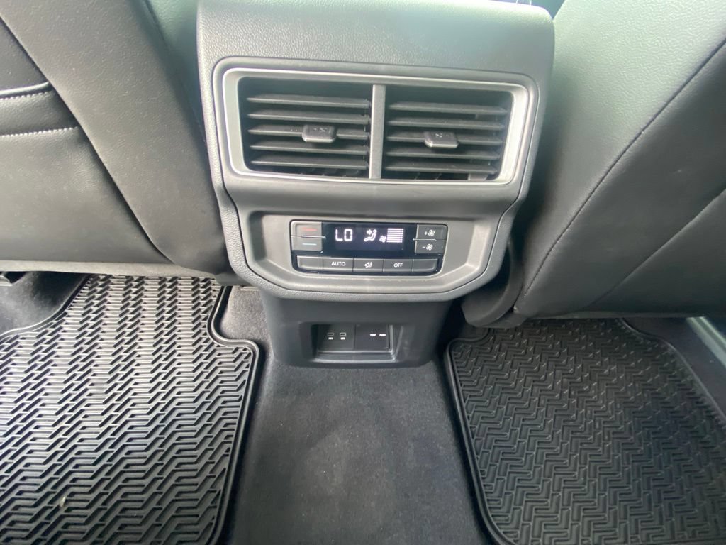 Used 2024 Volkswagen Atlas SE FWD image 28