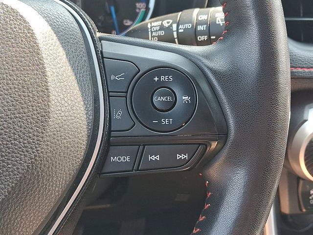Used 2022 Toyota RAV4 SE w/ Weather & Moonroof Package AWD/4WD image 18
