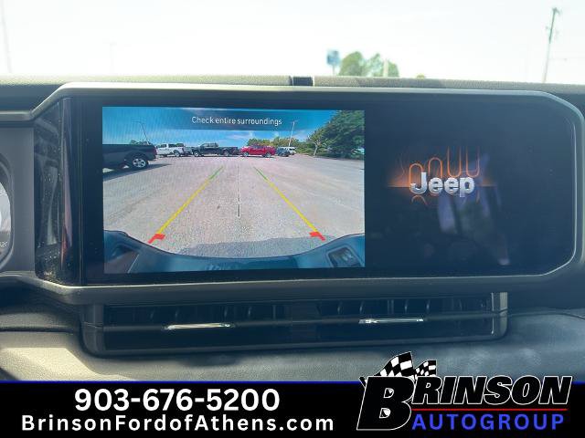 Used 2025 Jeep Gladiator Sport AWD/4WD image 18