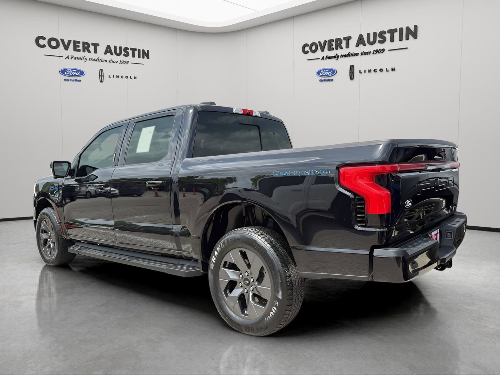 Certified 2024 Ford F150 Lightning Lariat image 3