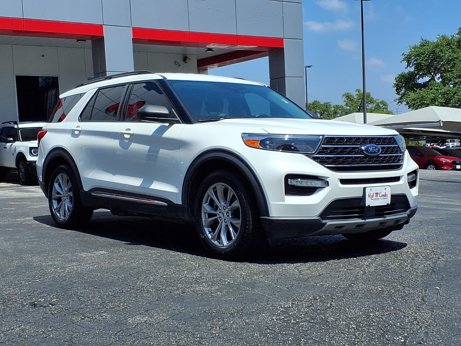 Certified 2021 Ford Explorer XLT w/ Equipment Group 202A RWD image 4