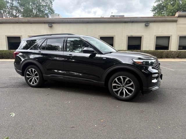 Certified 2023 Ford Explorer ST-Line w/ Class IV Trailer Tow Package AWD/4WD image 9