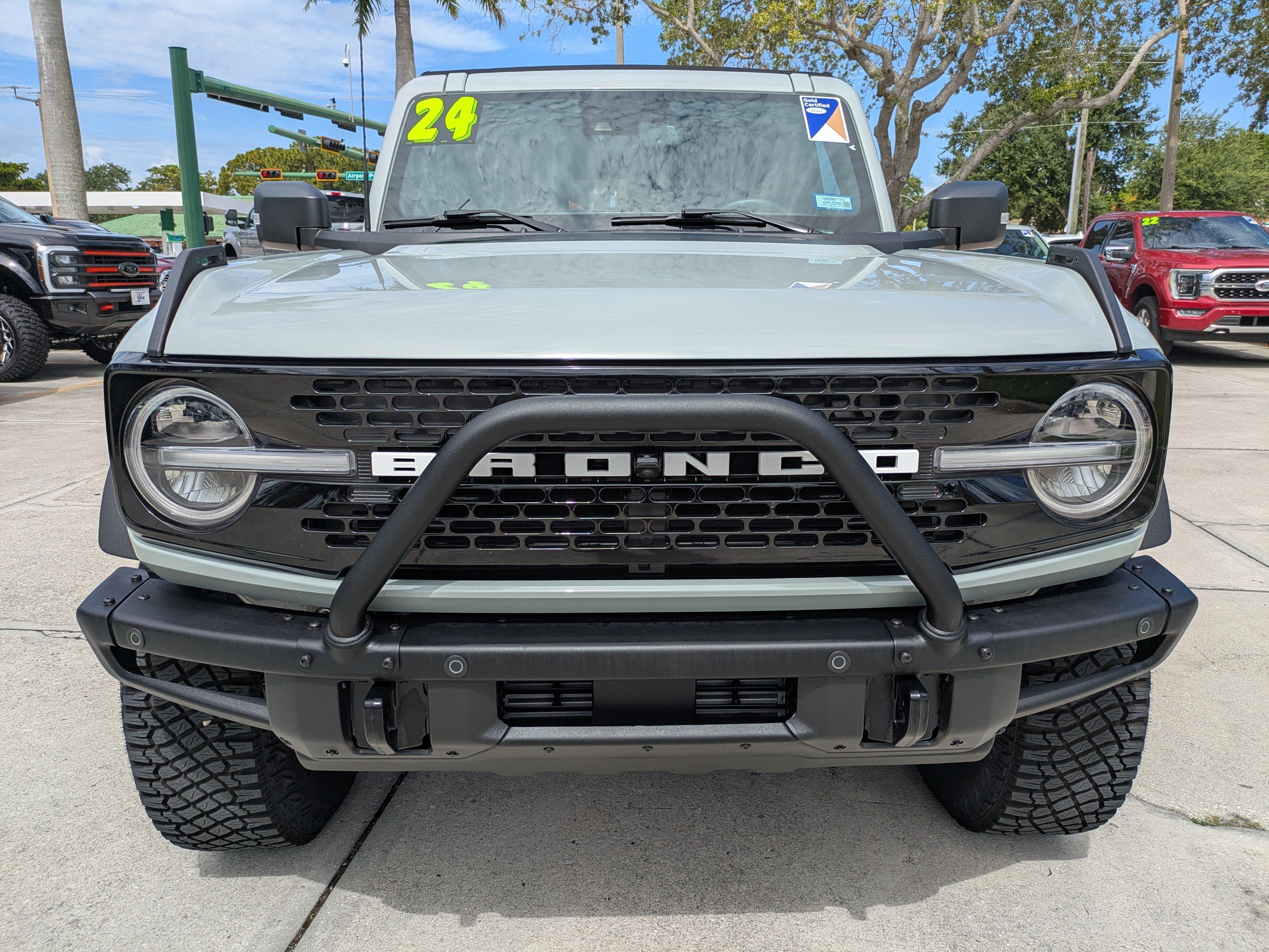 Certified 2024 Ford Bronco Wildtrak AWD/4WD image 8