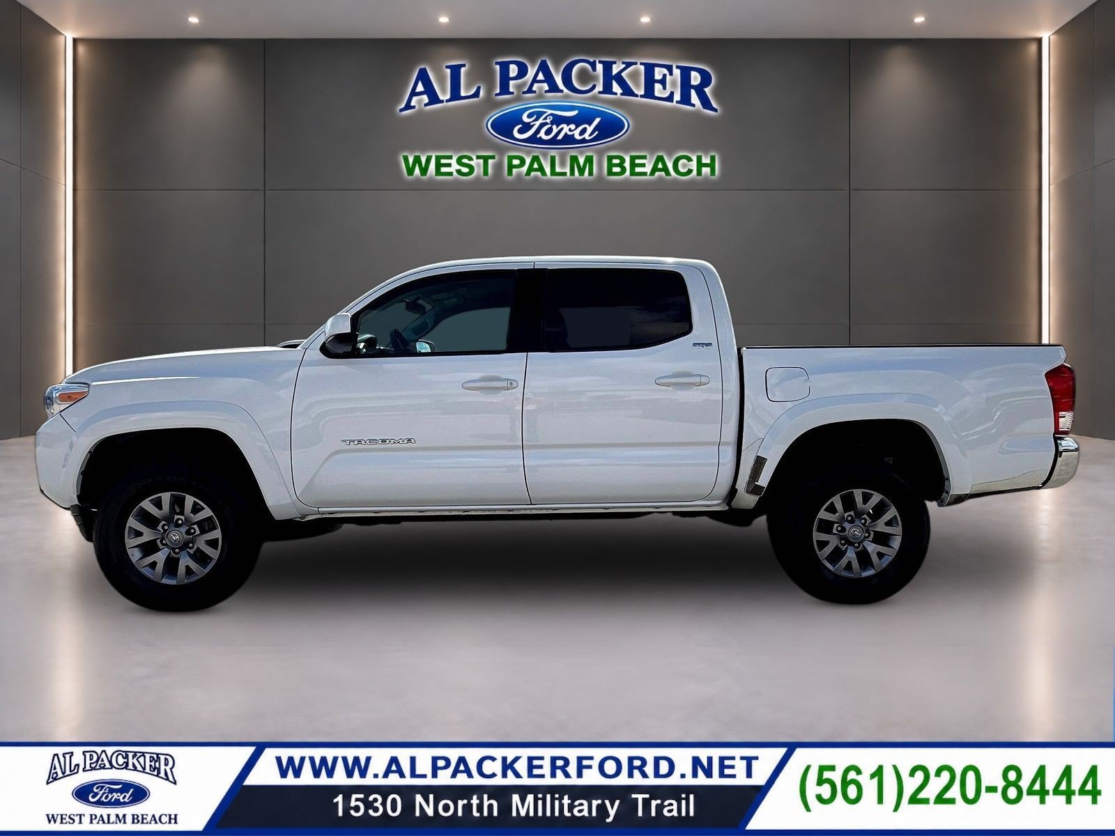 Used 2017 Toyota Tacoma SR5 w/ SR5 Appearance Package (SM) RWD image 9