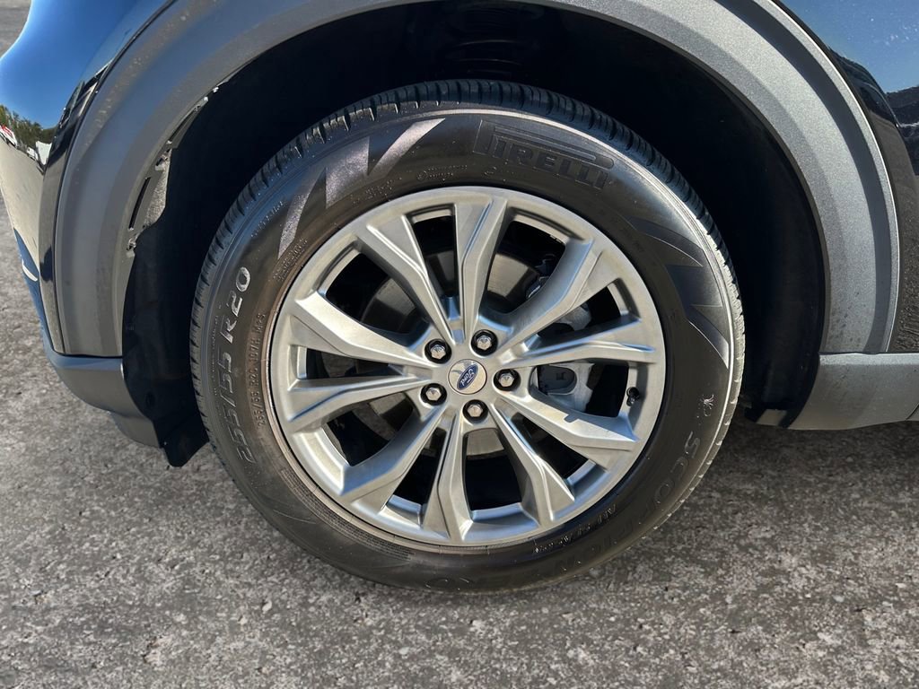 Certified 2022 Ford Explorer Limited w/ Limited Technology Package image 8