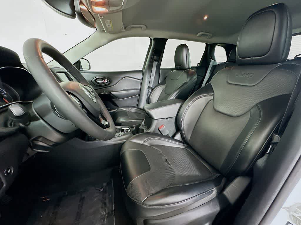 Used 2023 Jeep Cherokee Altitude Lux AWD/4WD image 12