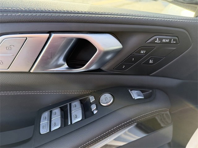 Used 2022 BMW X7 M50i w/ Cold Weather Package image 24