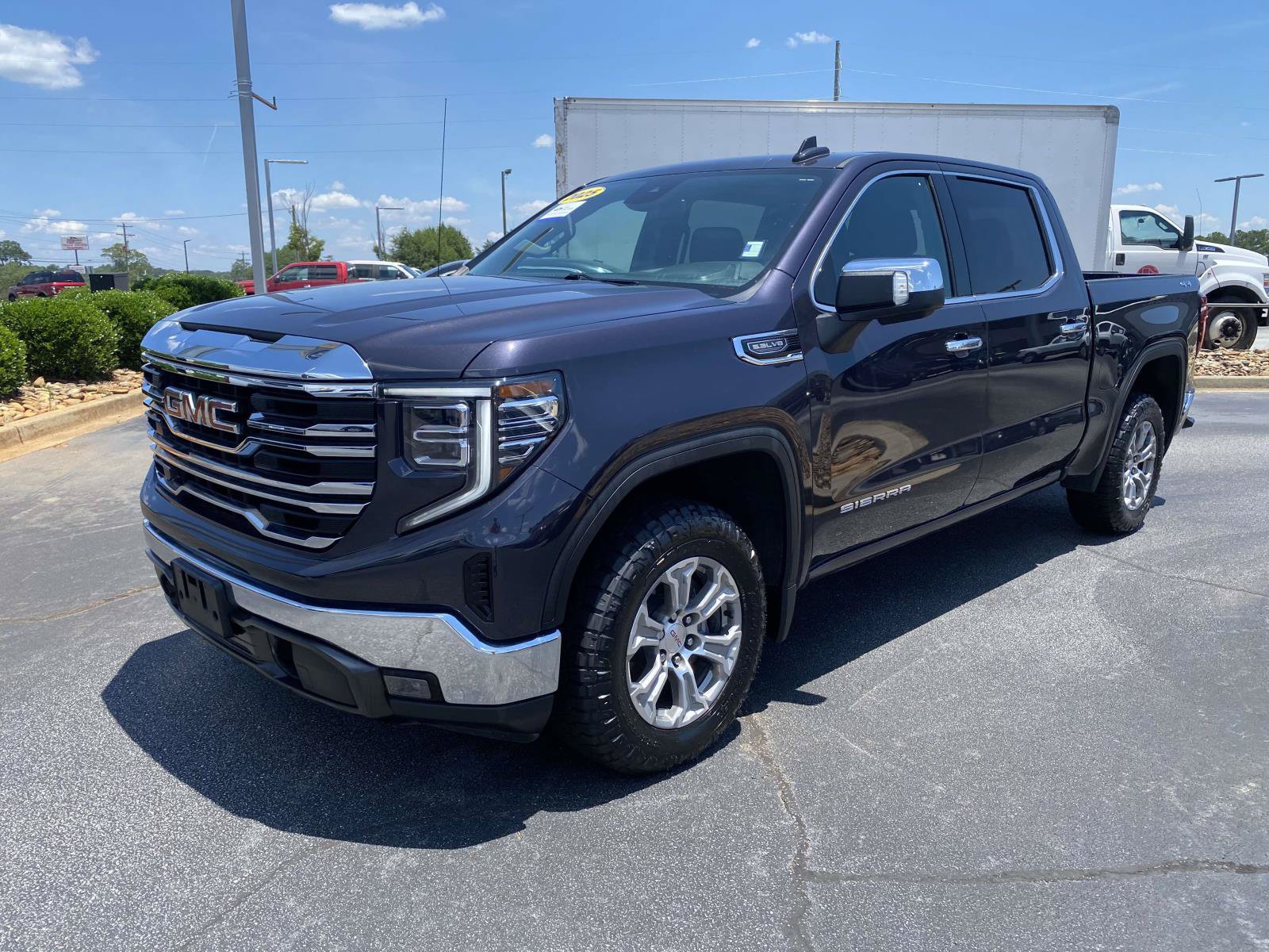 Used 2025 GMC Sierra 1500 SLT AWD/4WD image 3