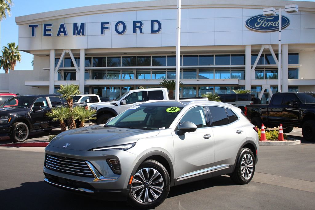 Used 2025 Buick Envision Preferred AWD/4WD image 2