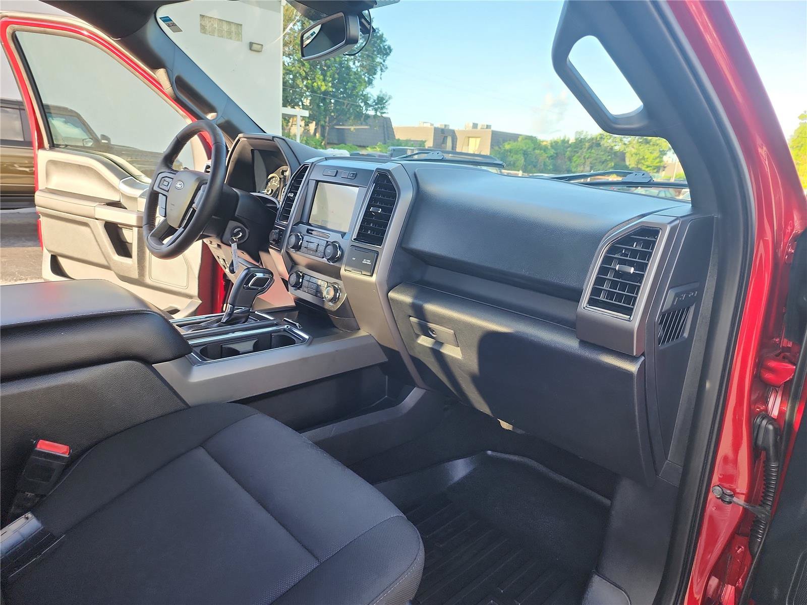 Certified 2019 Ford F150 XLT w/ Equipment Group 302A Luxury AWD/4WD image 20