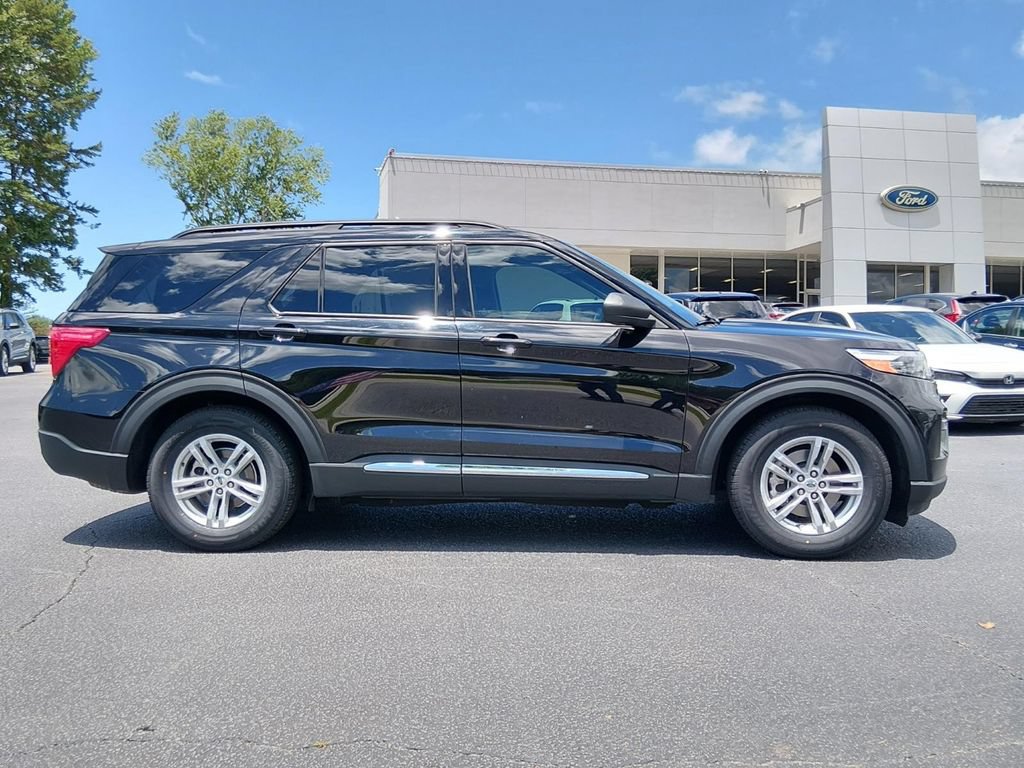 Certified 2023 Ford Explorer XLT w/ Equipment Group 202A RWD image 3