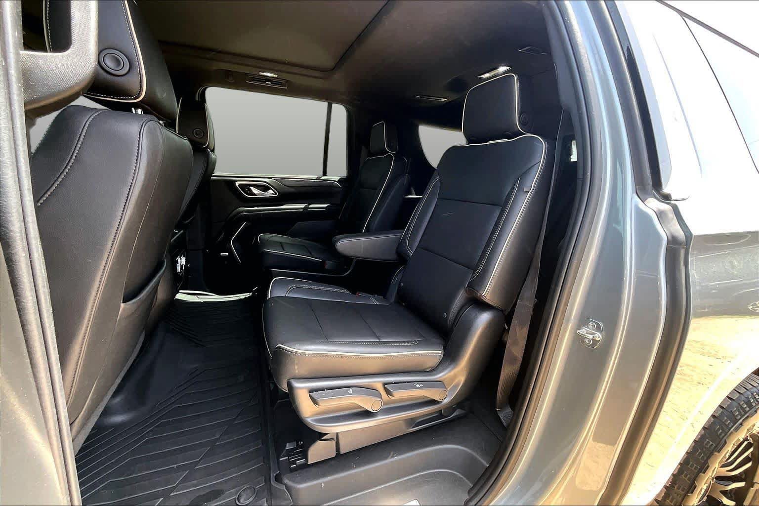Used 2023 GMC Yukon XL SLT w/ SLT Luxury Package AWD/4WD image 21