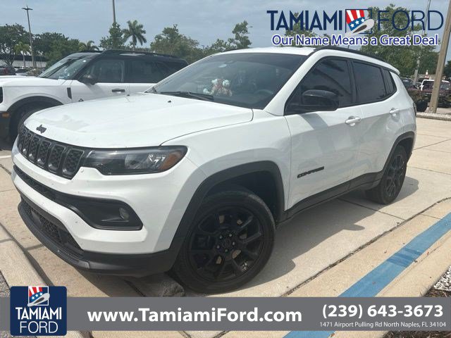Used 2025 Jeep Compass Latitude w/ Altitude Special Edition AWD/4WD image 1