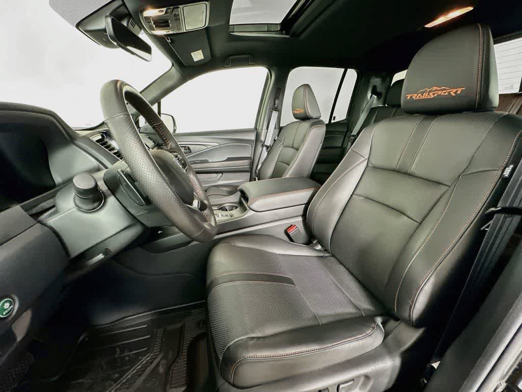 Used 2025 Honda Ridgeline TrailSport image 11