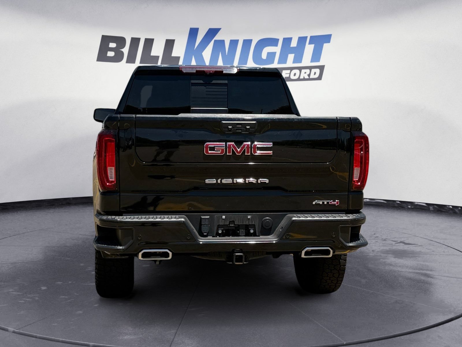 Used 2024 GMC Sierra 1500 AT4 w/ Technology Package AWD/4WD image 4