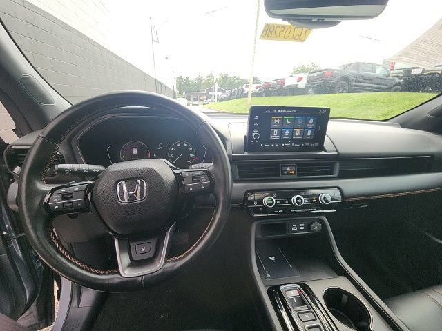 Used 2023 Honda Pilot TrailSport image 28