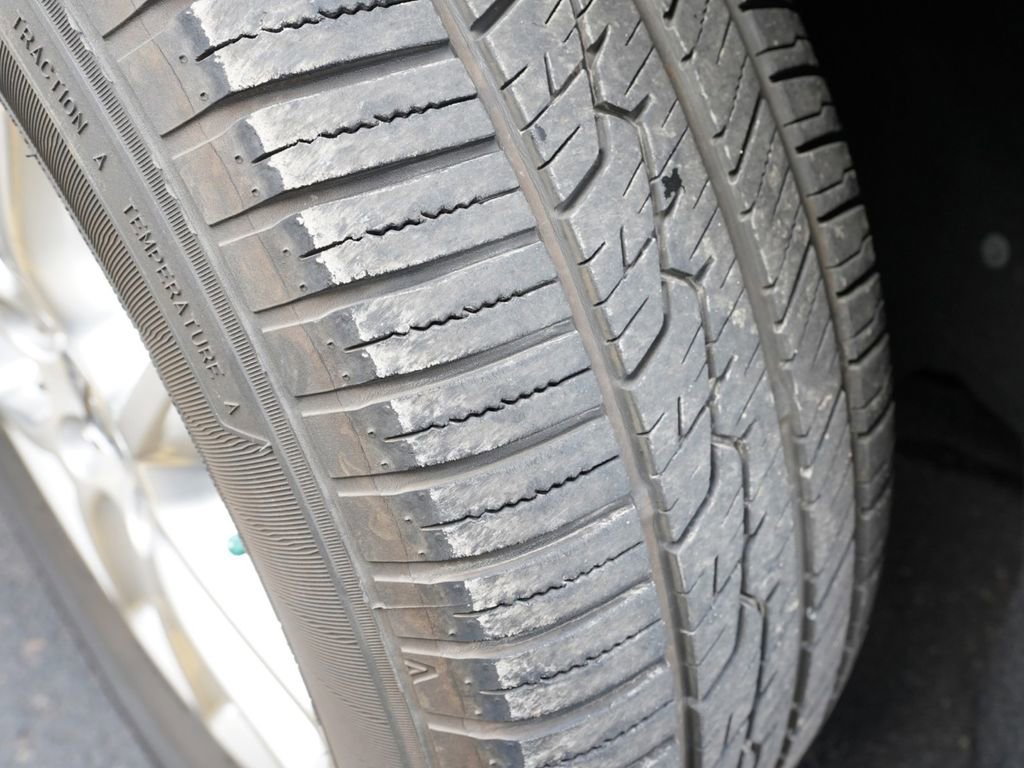 Used 2023 Chrysler Pacifica Touring-L FWD image 27