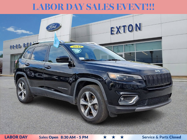 Used 2019 Jeep Cherokee Limited AWD/4WD image 1