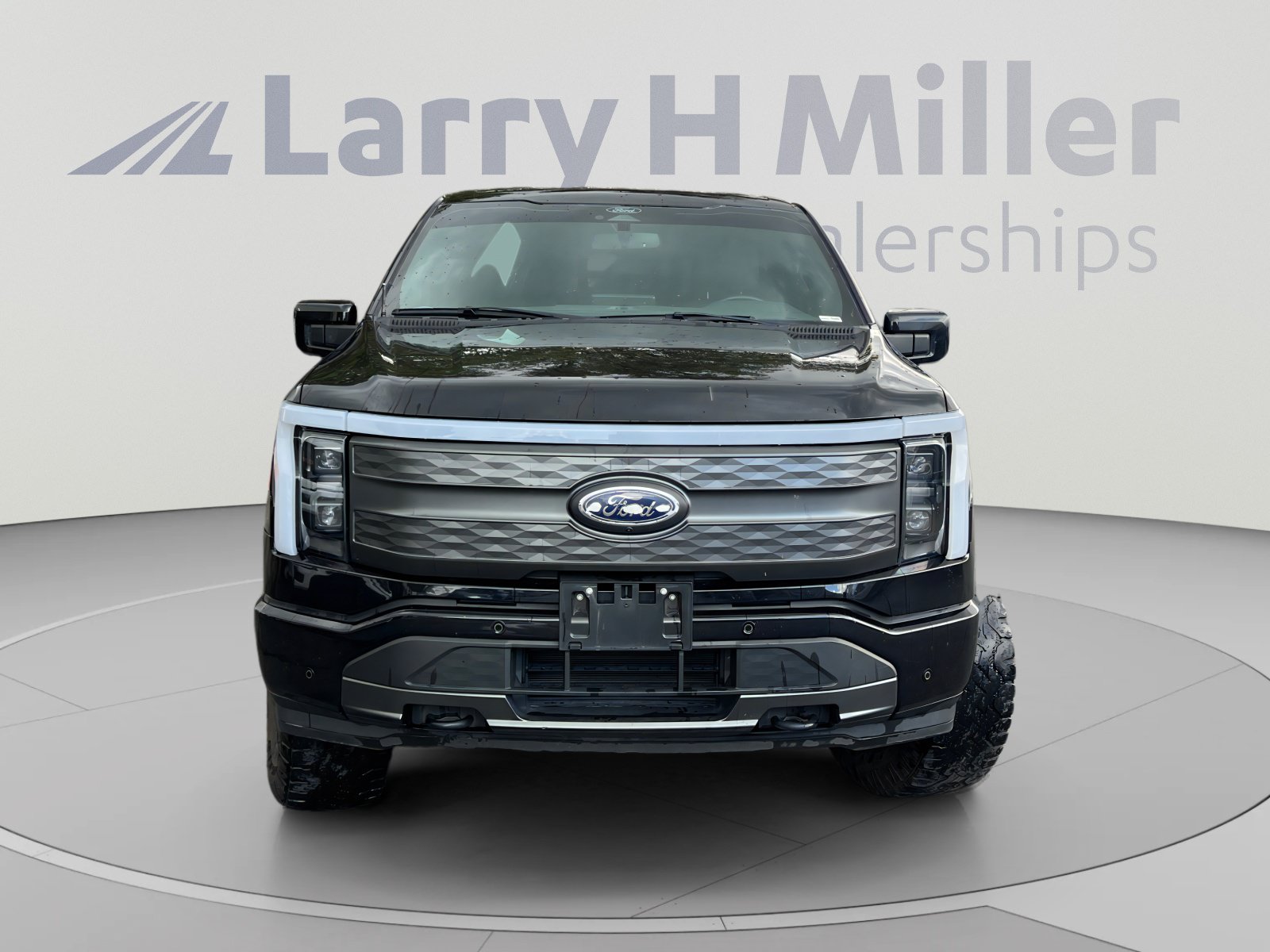 Certified 2022 Ford F150 Lightning Lariat w/ Tow Technology Package AWD/4WD image 8