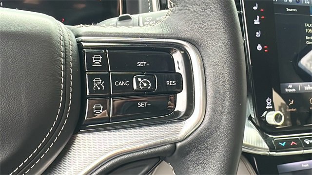 Used 2023 Jeep Grand Wagoneer L Series II w/ Premium Group II image 25