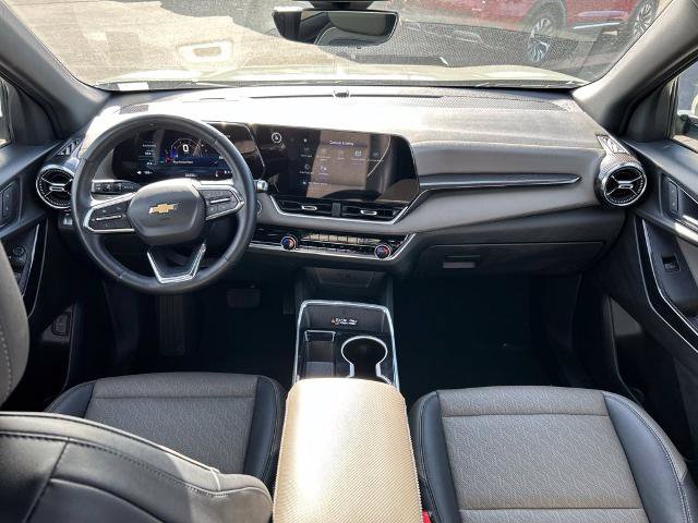 Used 2025 Chevrolet Equinox LT w/ Convenience Package II FWD image 17