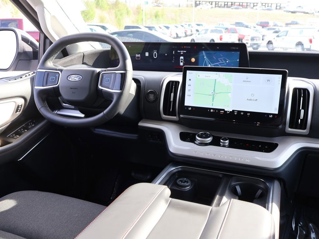 Certified 2025 Ford Expedition Active image 15