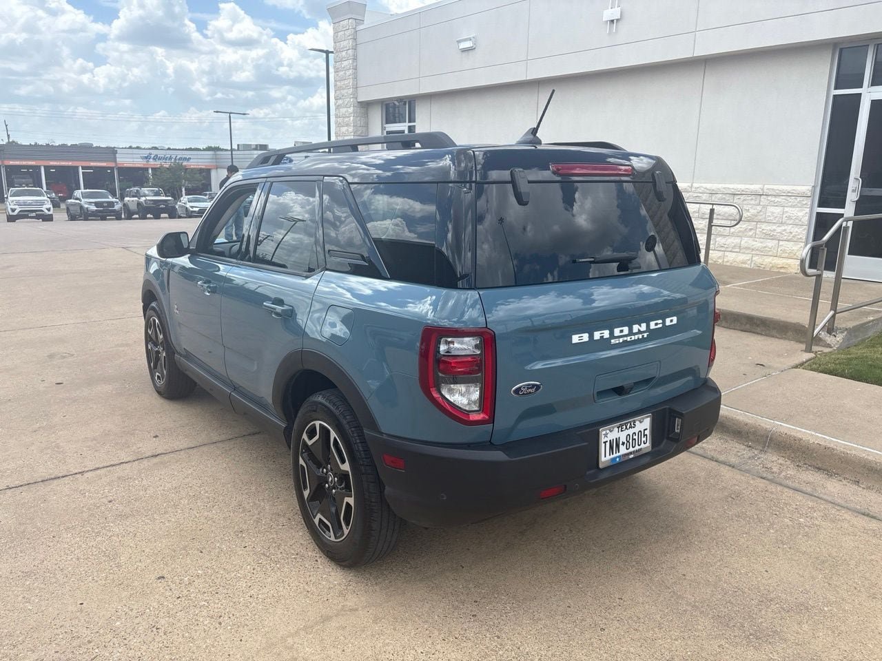 Certified 2023 Ford Bronco Sport Outer Banks w/ Tech Package AWD/4WD image 2