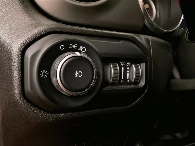 Used 2022 Jeep Wrangler Sport AWD/4WD image 30