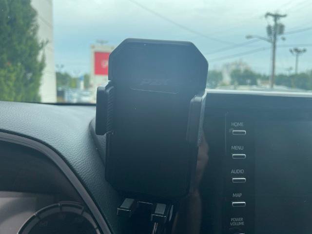 Used 2022 Toyota Highlander XLE AWD/4WD image 18