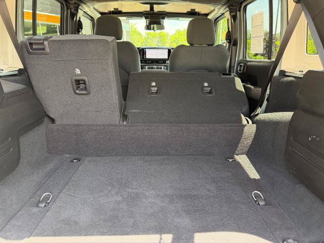 Used 2024 Jeep Wrangler Unlimited AWD/4WD image 14