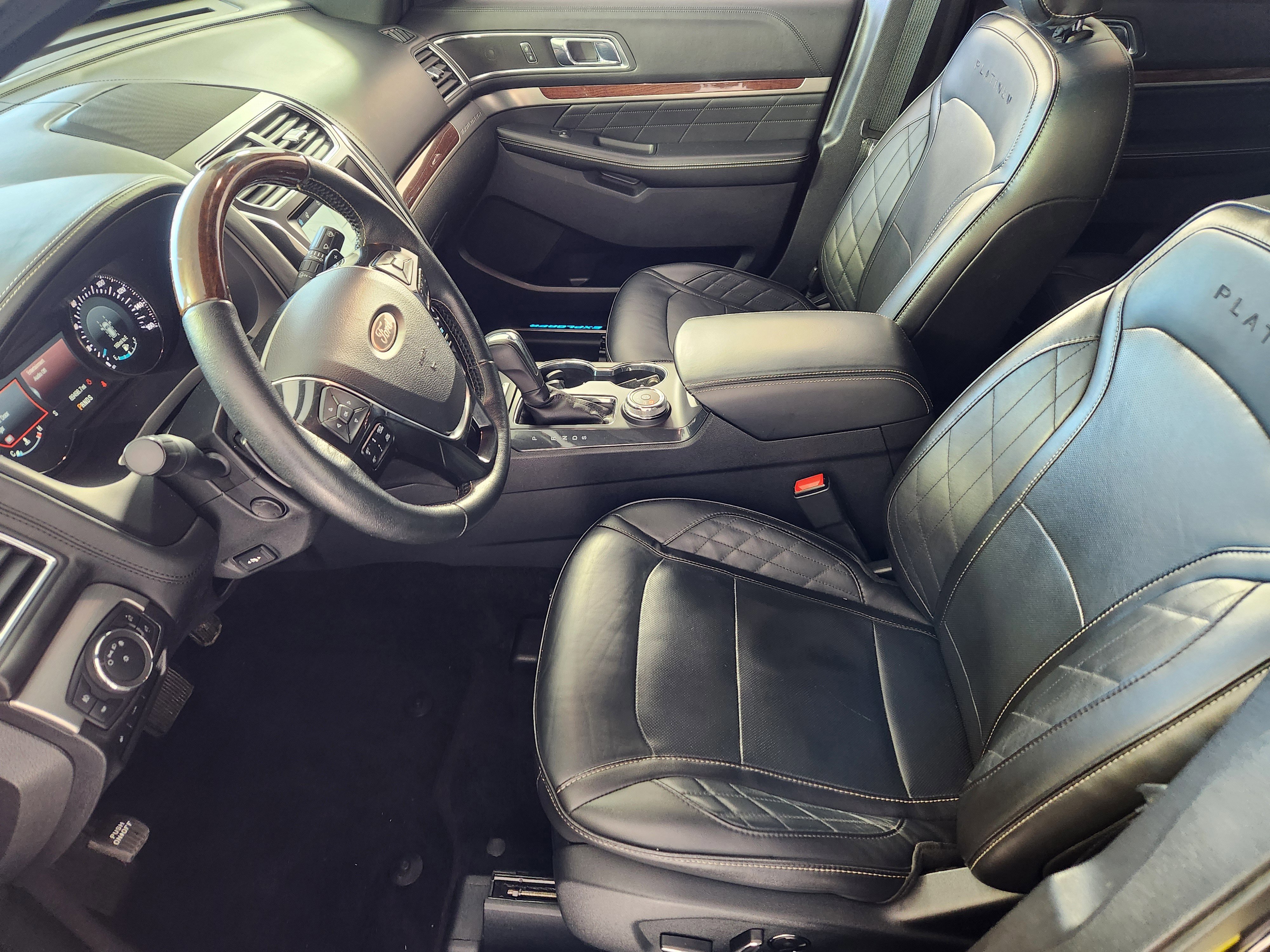 Certified 2018 Ford Explorer Platinum image 11