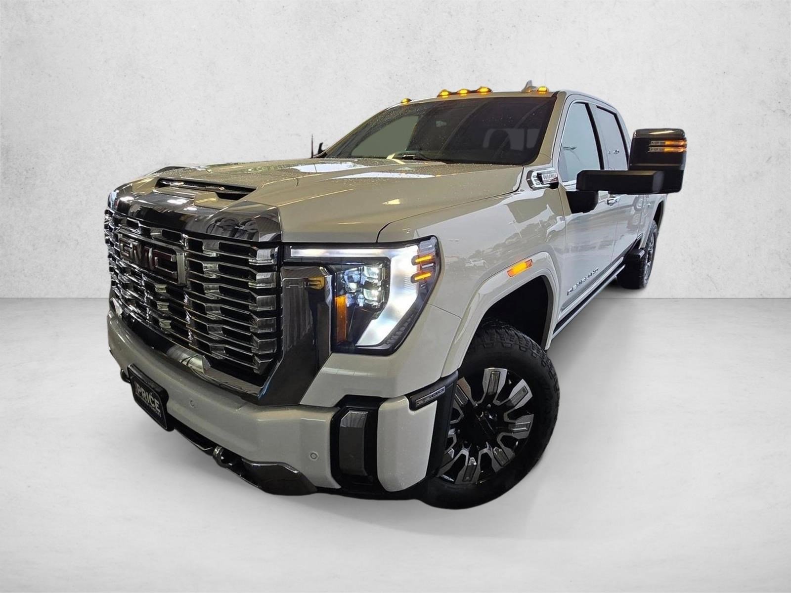 Used 2025 GMC Sierra 2500 Denali w/ Denali Reserve Package AWD/4WD image 1