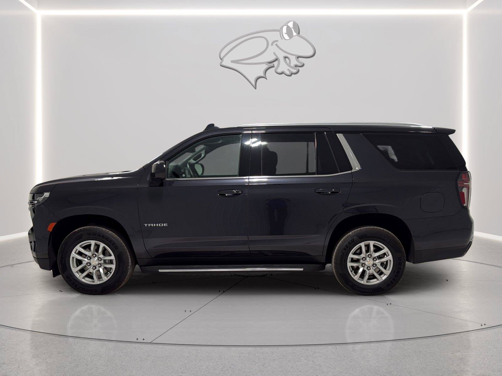 Used 2023 Chevrolet Tahoe LS AWD/4WD image 2