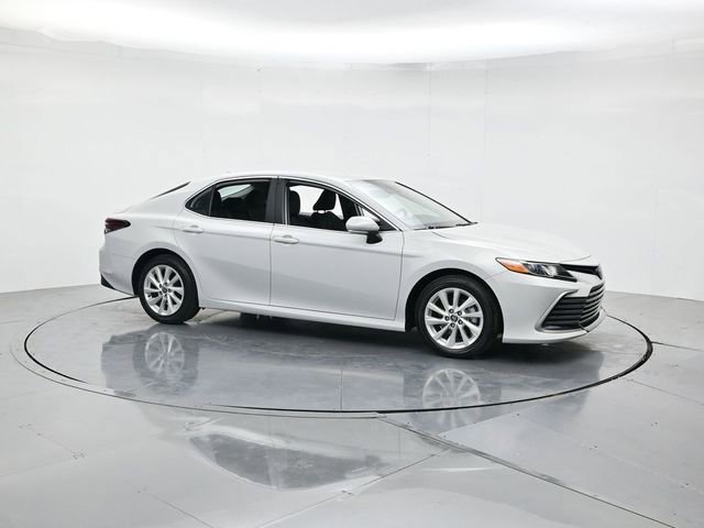 Used 2024 Toyota Camry LE w/ Convenience Package video 3