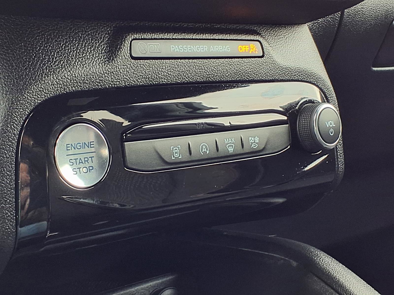 Certified 2024 Ford Escape ST-Line w/ Tech Pack #1 image 17