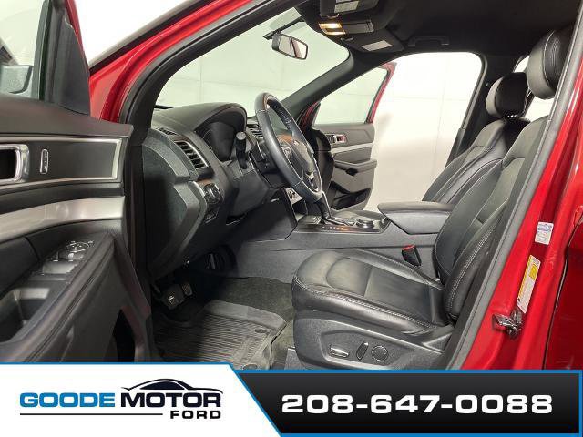 Certified 2017 Ford Explorer XLT w/ Equipment Group 202A image 8