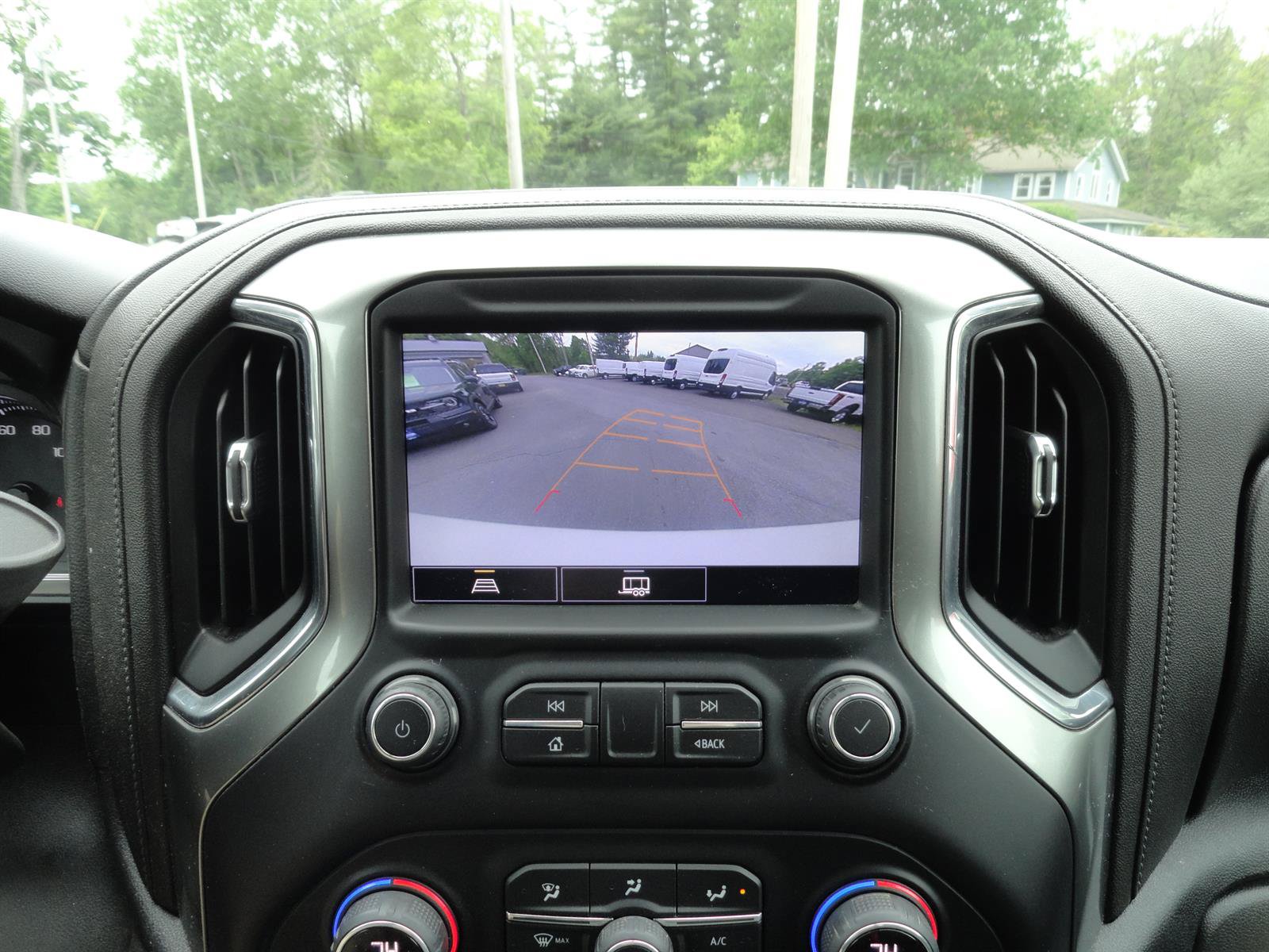 Used 2021 Chevrolet Silverado 1500 LT AWD/4WD image 17
