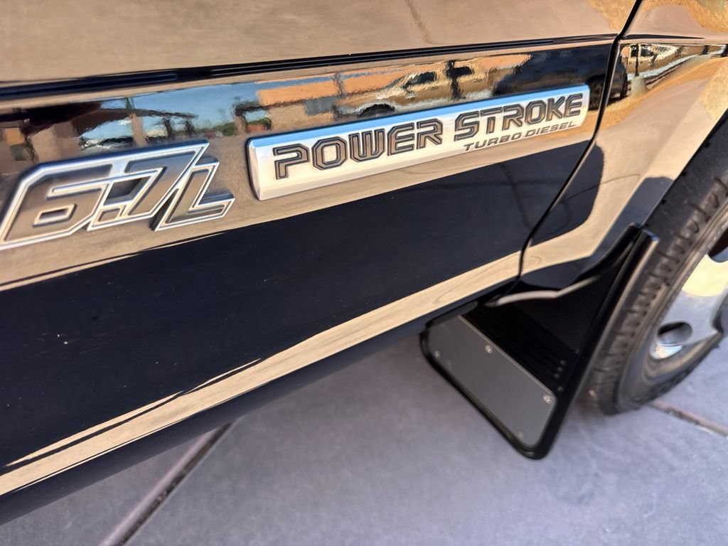 Certified 2017 Ford F350 Platinum w/ Platinum Ultimate Package AWD/4WD image 15