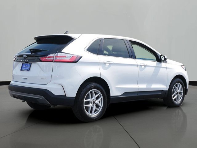 Certified 2023 Ford Edge SEL w/ Convenience Package AWD/4WD image 3