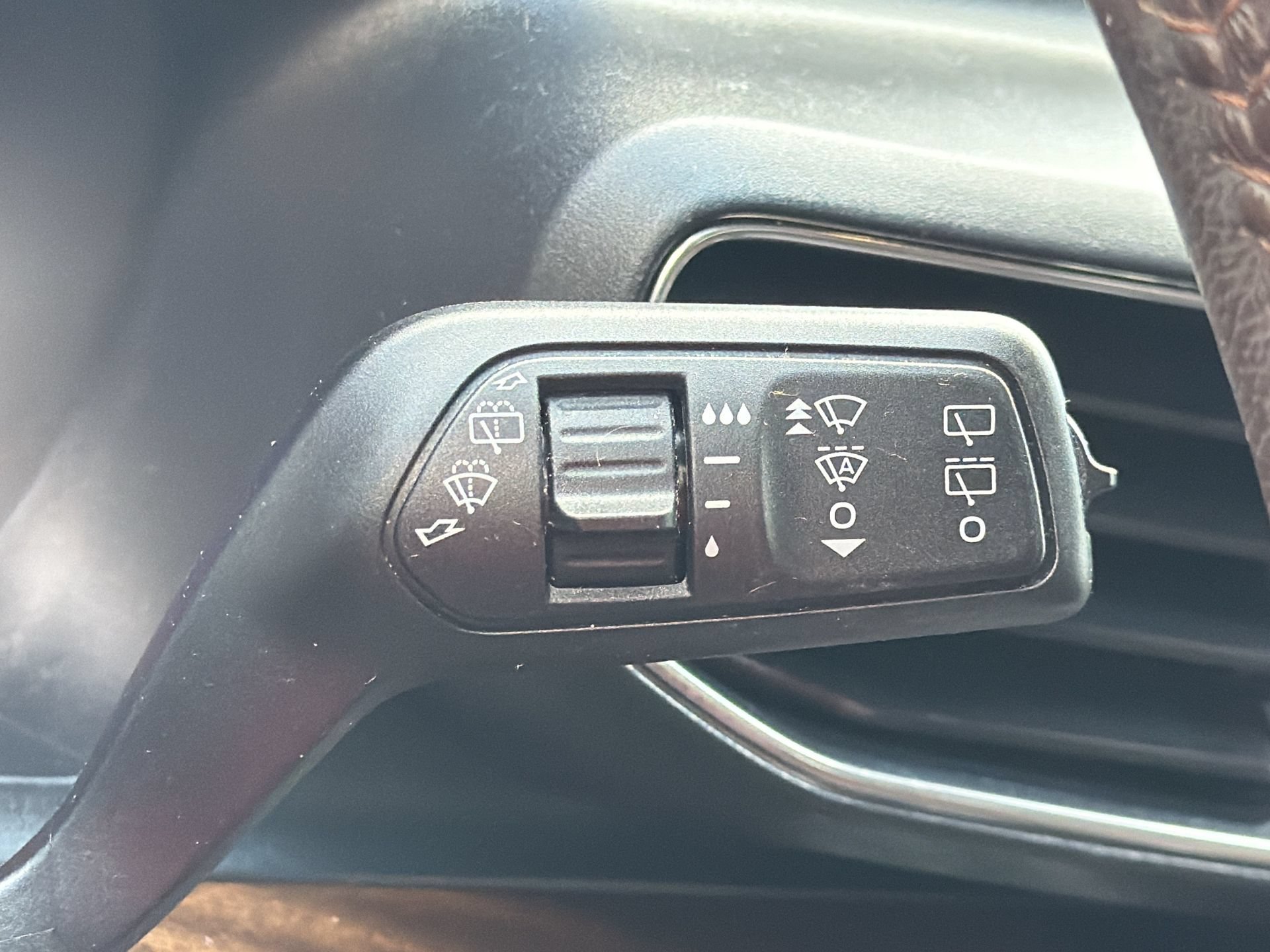 Certified 2021 Ford Explorer King Ranch w/ Premium Technology Package AWD/4WD image 27
