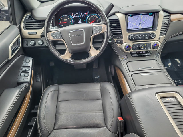 Used 2020 GMC Yukon Denali w/ Denali Ultimate Black Edition image 13